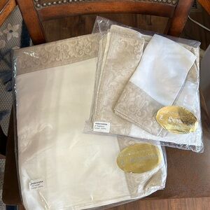 Z. Schweitzer Peschiera Gorgeous White & Beige Finest Linen Tablecloth + Napkins